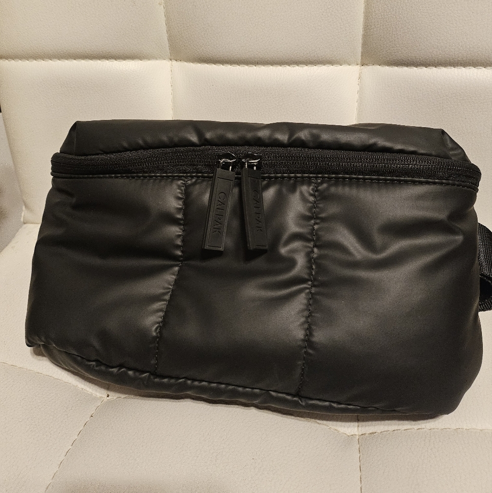 Calpk crossbody Black